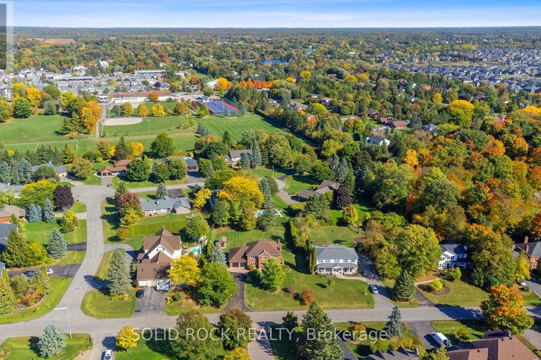 28931406/5569-whitewood-avenue/manotick-village-manotick-estates/ottawa/ontario/K4M1E1_50