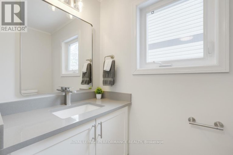 29096024/41-saddle-crescent/hunt-club-park/ottawa/ontario/K1G5L4_8