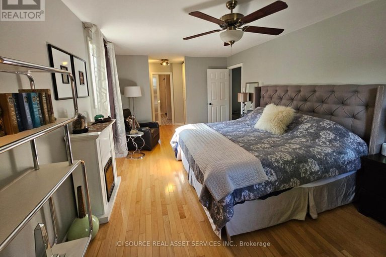 28675680/1-erinlea-court/pineglencountry-place/ottawa/ontario/K2E7C8_29