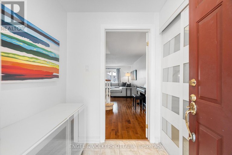 29373650/29-valley-ridge-street/borden-farmstewart-farmcarleton-heightsparkwood-hills/ottawa/ontario/K2E7W3_4