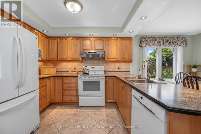 28785480/501-harrowsmith-way/fallingbrookgardenway-south/ottawa/ontario/K4A2Z2_12