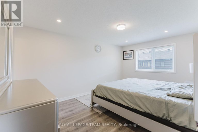 28640358/611-fenwick-way/stonebridge/ottawa/ontario/K2J7E5_21