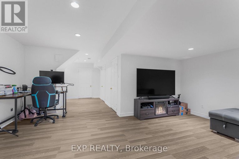 29270369/44-tobermory-crescent/morgans-grantsouth-march/ottawa/ontario/K2K3M4_28