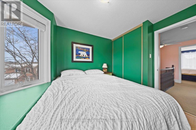 28165712/1840-summerfields-crescent/chapel-hill/ottawa/ontario/K1C7B7_32