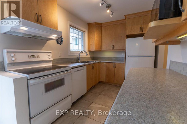 28487090/422-kintyre-private/carleton-square/ottawa/ontario/K2C3M7_12