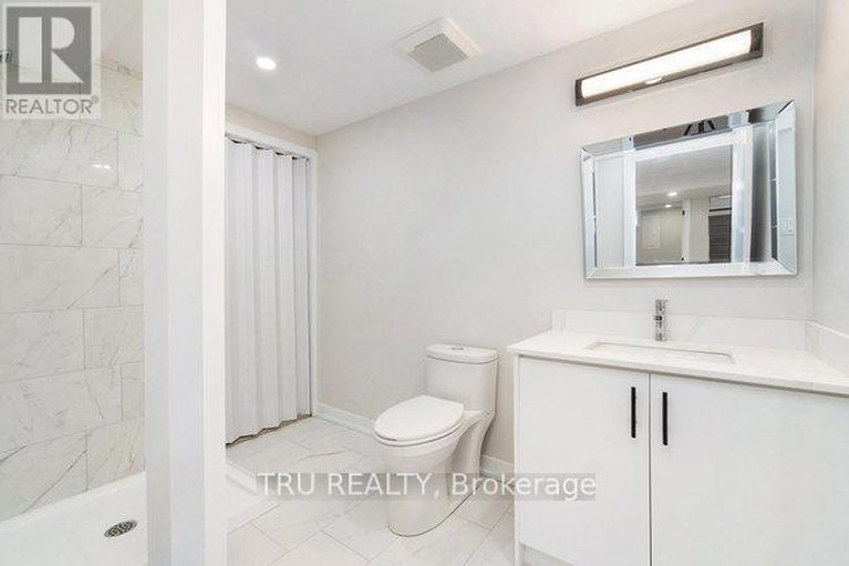 28740163/39-sunnycrest-drive/city-viewskylinefisher-heightsparkwood-hills/ottawa/ontario/K2E5Y4_29