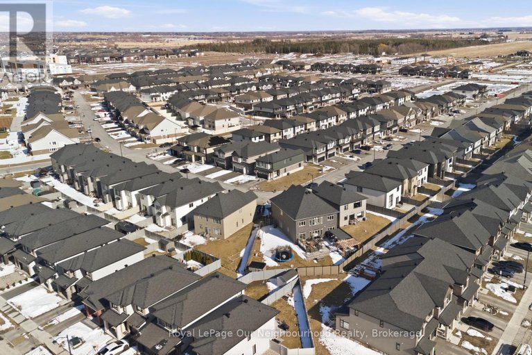 29581999/921-beckton-heights/stittsville-south/ottawa/ontario/K2S2X5_50