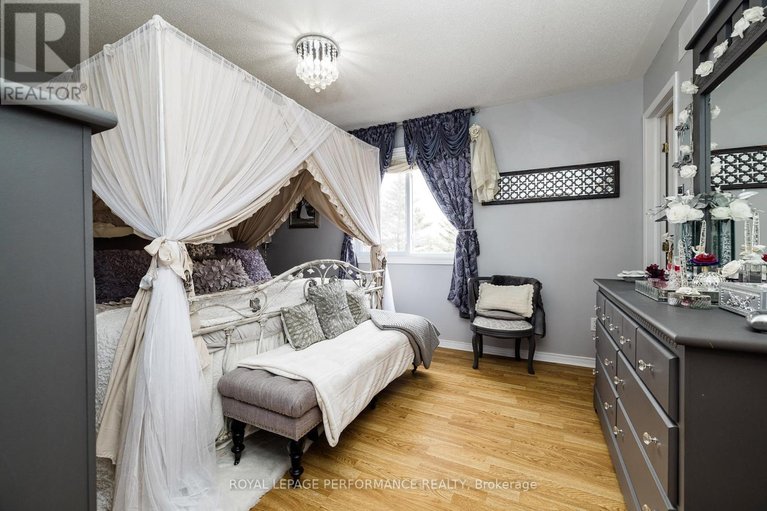 29622959/1893-hennessy-crescent/fallingbrookgardenway-south/ottawa/ontario/K4A3X8_16