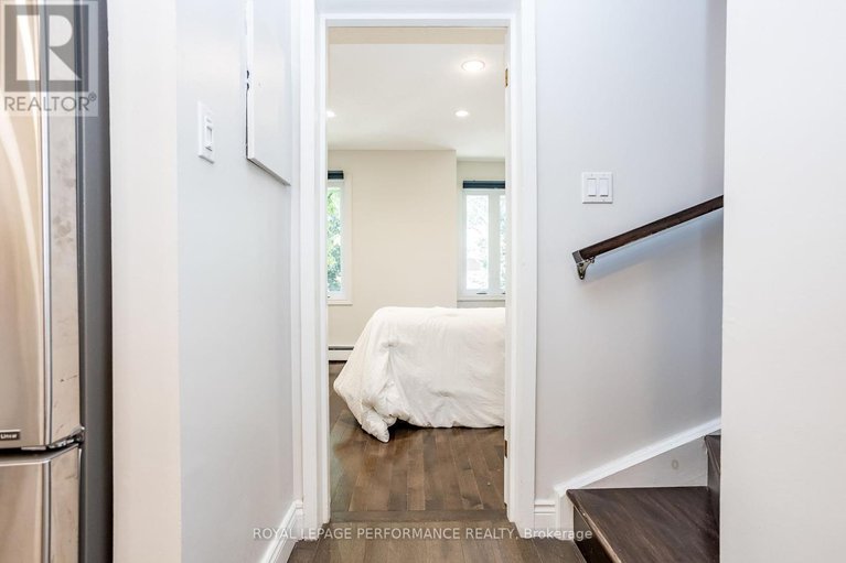 28358632/233-mart-circle/manor-park/ottawa/ontario/K1K4K2_19