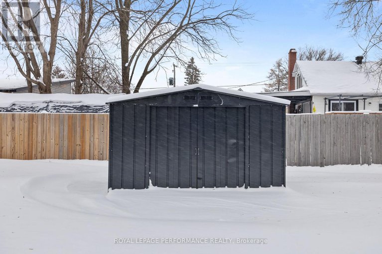 29182653/6-spring-street/maxville/north-glengarry/ontario/K0C1T0_27