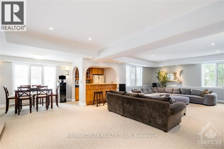 28495389/4-aleutian-road/bruce-farmgraham-parkqualicumbellands/ottawa/ontario/K2H7C8_18