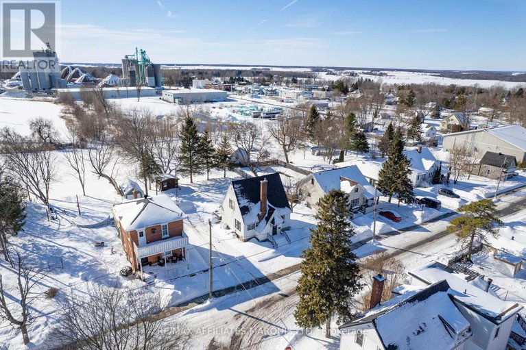 29365860/14-spring-street/maxville/north-glengarry/ontario/K0C1T0_40