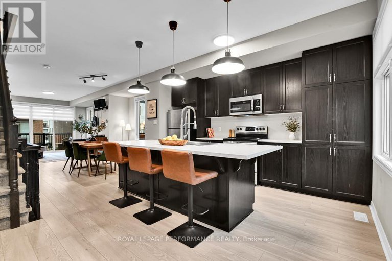 29064818/215-makadewa-private/cfb-rockcliffe-and-area/ottawa/ontario/K1K4Z9_15