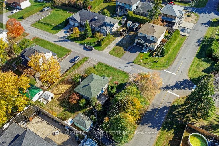 29052303/39-cote-de-neiges-road/meadowlandsst-claire-gardens/ottawa/ontario/K2G2C3_7