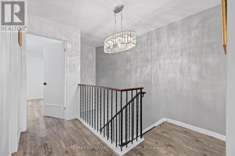 28087558/18-1964-wildflower-drive/queenswood-heights-south/ottawa/ontario/K1E3V4_15