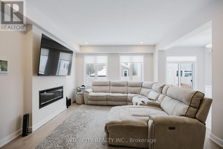 29302038/124-hackamore-crescent/goulbourn-twp-from-franktown-rdsouth-to-rideau/ottawa/ontario/K0A2Z0_13