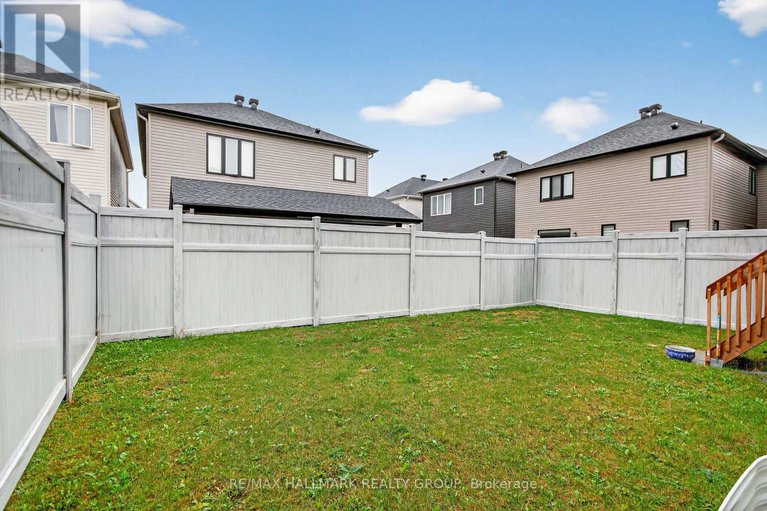 28901947/720-cappamore-drive/half-moon-bay/ottawa/ontario/K2J6W3_49