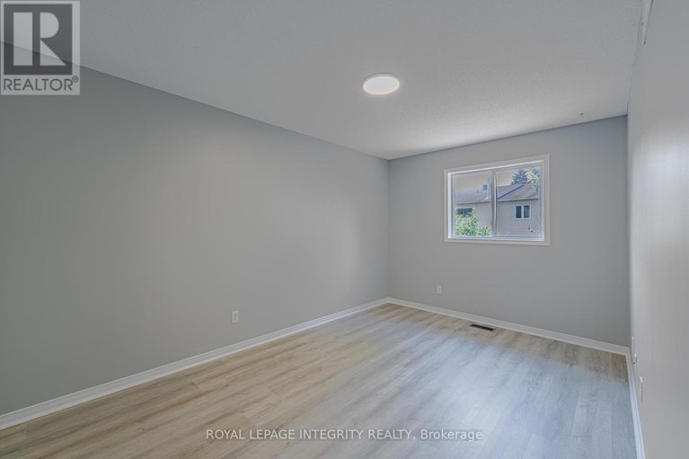 28895848/165-kinross-private/morgans-grantsouth-march/ottawa/ontario/K2K3P8_24