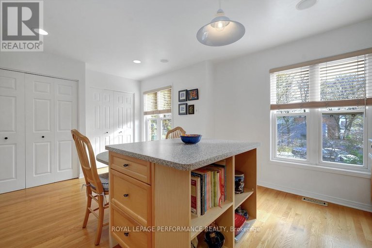 29081363/169-arcola-private/overbrookcastle-heights/ottawa/ontario/K1K4W9_21