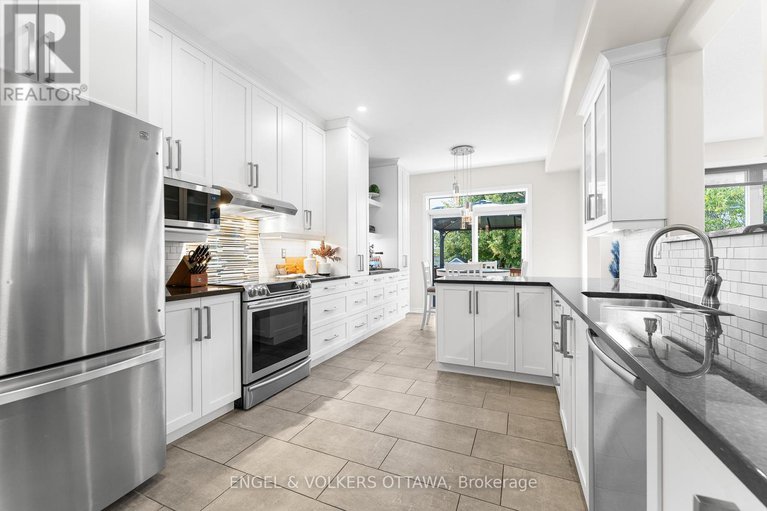 28911455/22-friendly-crescent/stittsville-south/ottawa/ontario/K2S2B6_19