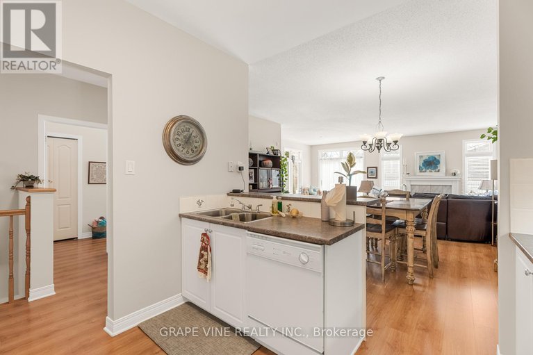28389612/60-sable-run-drive/stittsville-central/ottawa/ontario/K2S1W7_16