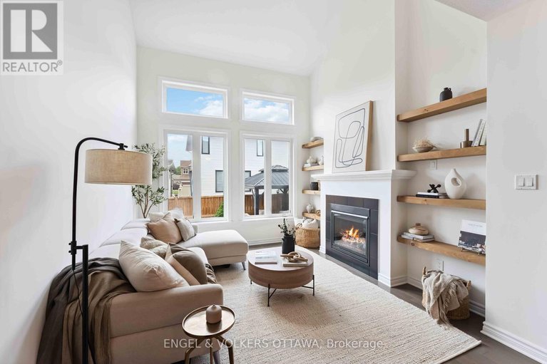 28800618/741-morningstar-way/mer-bleuebradley-estatesanderson-park/ottawa/ontario/K1W0G6_16