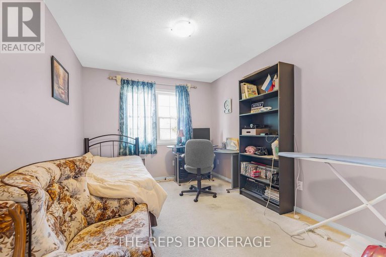 29154680/97-black-bear-way/stittsville-south/ottawa/ontario/K2S2G6_21