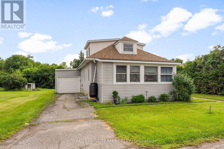 28157446/253-mclean-street/renfrew/renfrew/ontario/K7V1A9_1