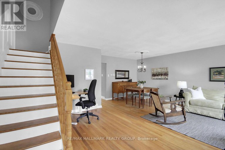 28792256/904-pinewood-crescent/queensway-terrace-north/ottawa/ontario/K2B5Y4_4