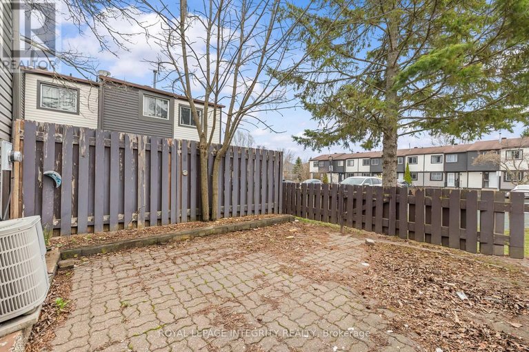 29632019/3565-aladdin-lane/blossom-parkkemp-parkfindlay-creek/ottawa/ontario/K1T1E1_31