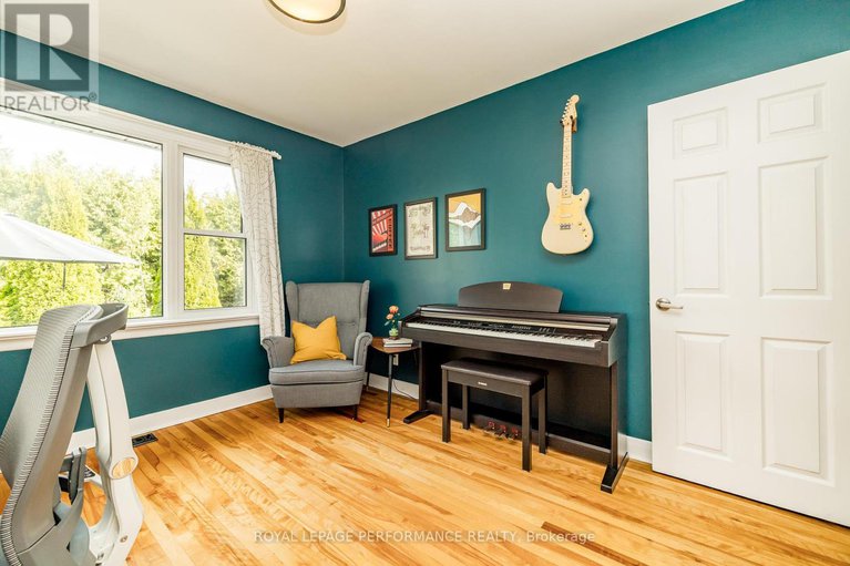 28842718/343-fullerton-avenue/overbrookcastle-heights/ottawa/ontario/K1K1K2_24