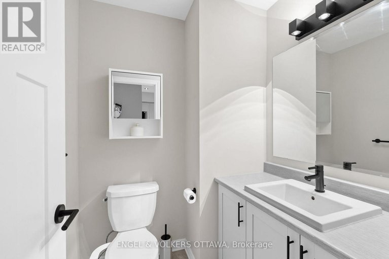 29170405/39-stockholm-private/riverside-southgloucester-glen/ottawa/ontario/K4M0G9_16