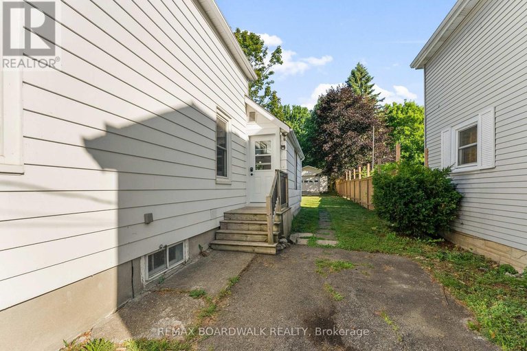 29376019/416-dibble-street-e/prescott/prescott/ontario/K0E1T0_18