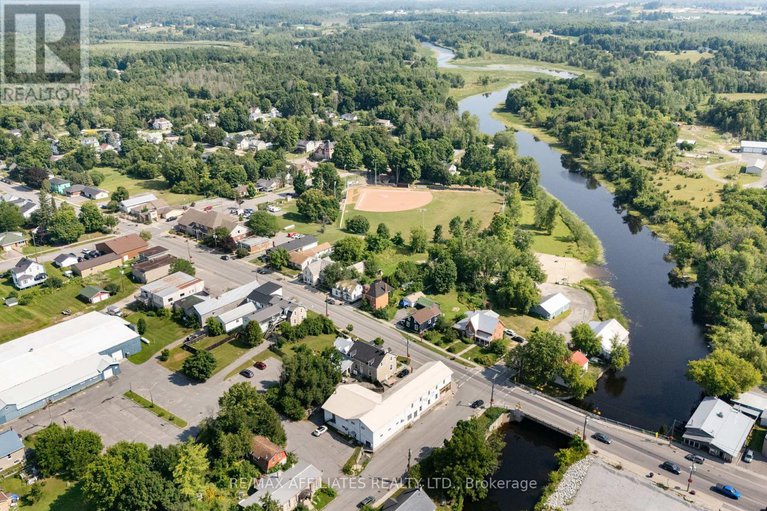 28666131/79-george-street/lanark-highlands-lanark-village/lanark-highlands/ontario/K0G1K0_2