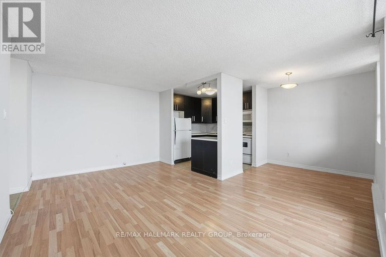 29304653/805-2020-jasmine-crescent/beacon-hill-south/ottawa/ontario/K1J8K5_8