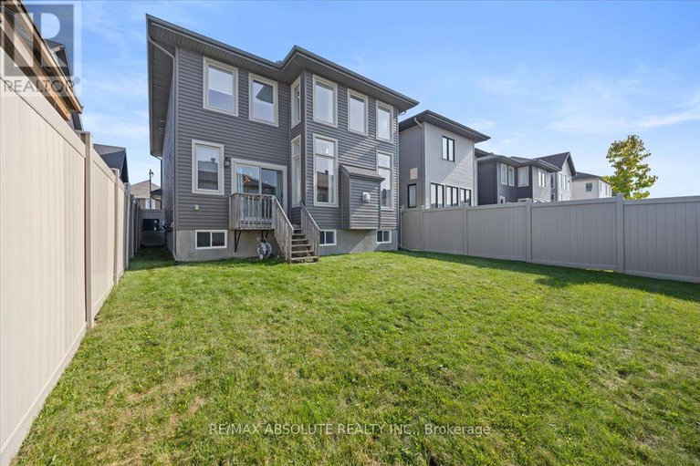 28848496/332-haliburton-heights/emerald-meadowstrailwest/ottawa/ontario/K2S1S3_46