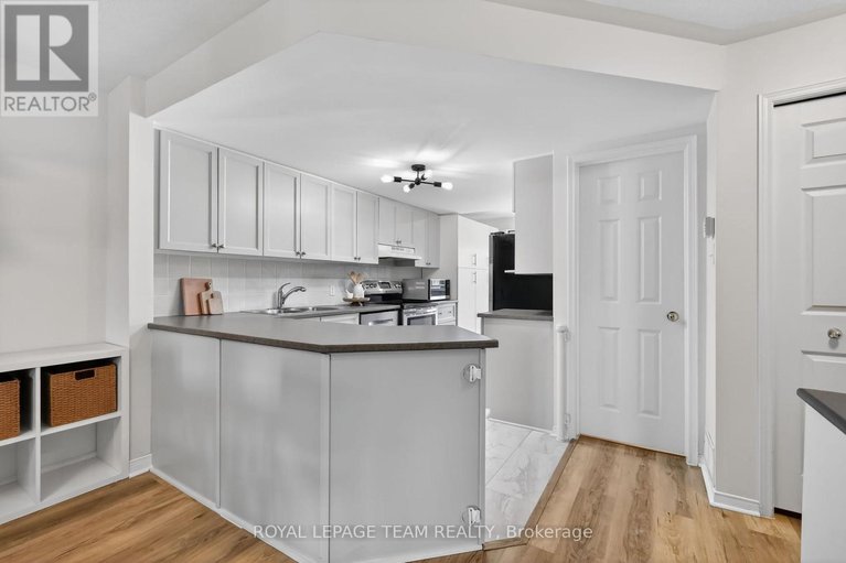 29668383/13-424-hillsboro-private/emerald-meadowstrailwest/ottawa/ontario/K2M3A8_12