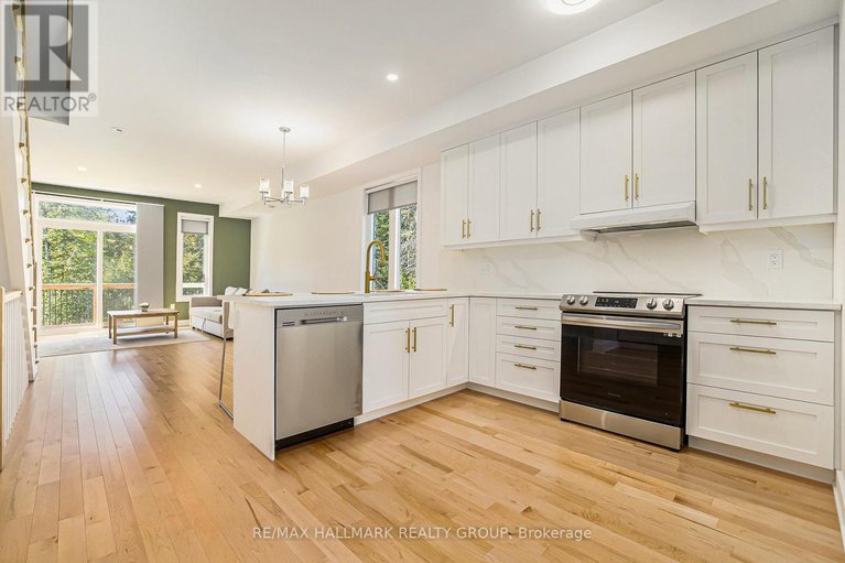 28881418/156-country-meadow-drive/huntley-ward-north-west/ottawa/ontario/K0A1L0_32