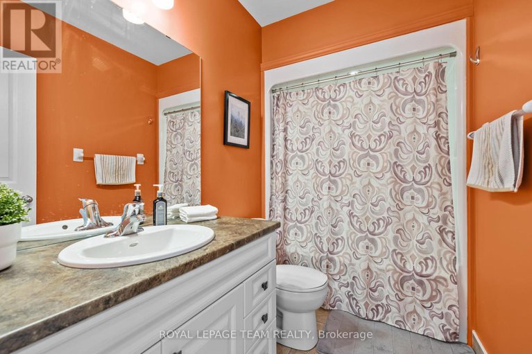 28493803/125-brilia-private/beacon-hill-south/ottawa/ontario/K1J0B7_26