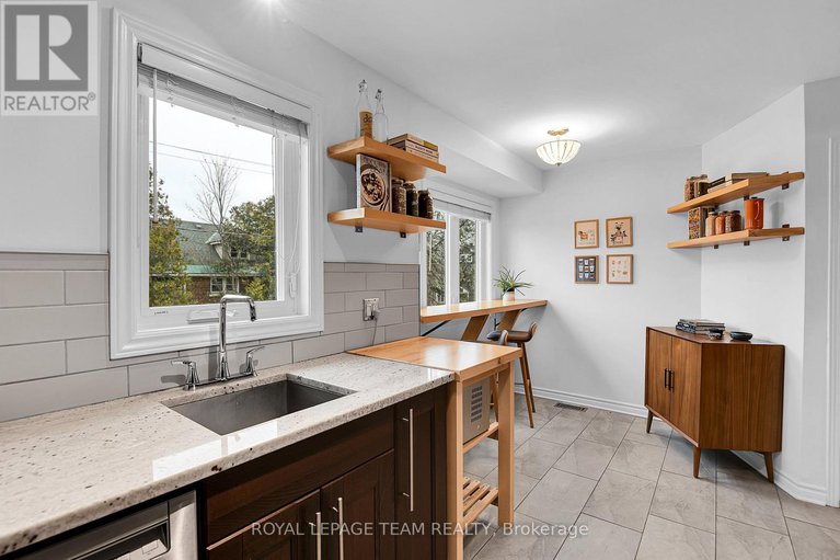 29119932/342-templeton-street/sandy-hill/ottawa/ontario/K1N9P7_16