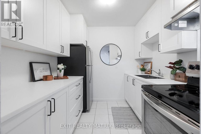28997125/25h-banner-road/sheahan-estatestrend-village/ottawa/ontario/K2H8T3_12
