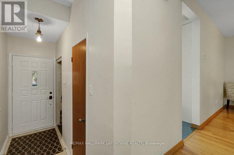 29000781/28-2-bertona-street/manordale/ottawa/ontario/K2G0W2_2