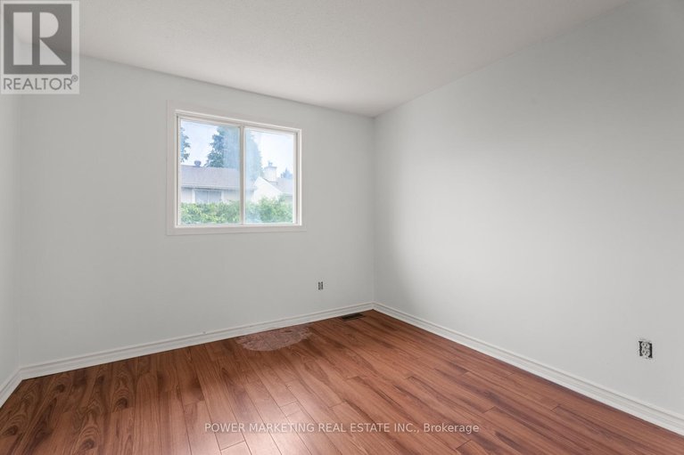28583636/1631-saxony-crescent/pineview/ottawa/ontario/K1B5K8_25