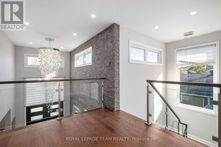 28242959/1670-ortona-avenue/carleton-heights/ottawa/ontario/K2C1W7_18