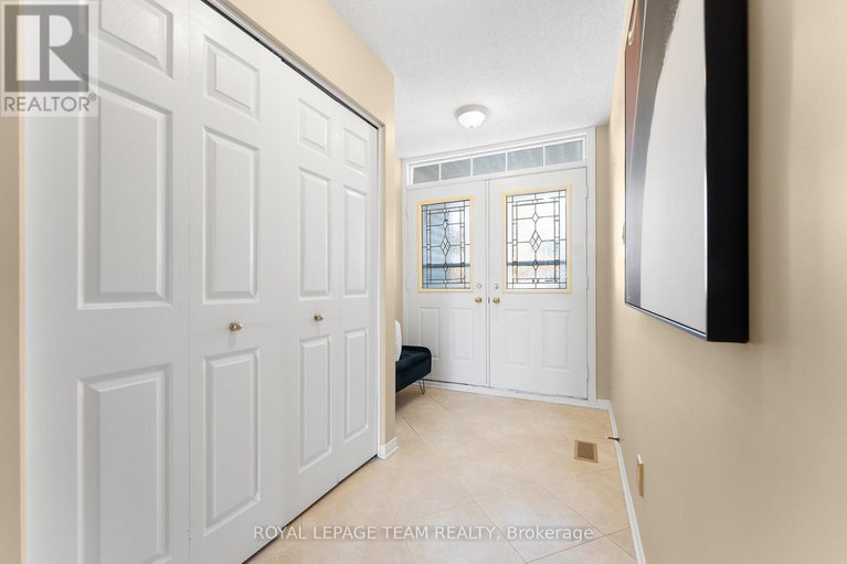 28877037/16-oyster-bay-court/stittsville-central/ottawa/ontario/K2S1H3_4