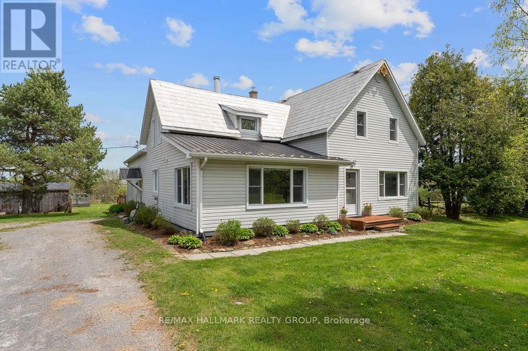28321251/3513-ashton-station-road/goulbourn-twp-from-franktown-rdsouth-to-rideau/ottawa/ontario/K0A1B0_1