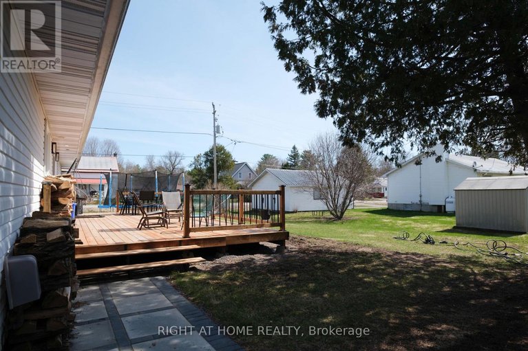 29658315/14-fisher-street/mcnabbraeside-twps/mcnabbraeside/ontario/K0A3L0_20