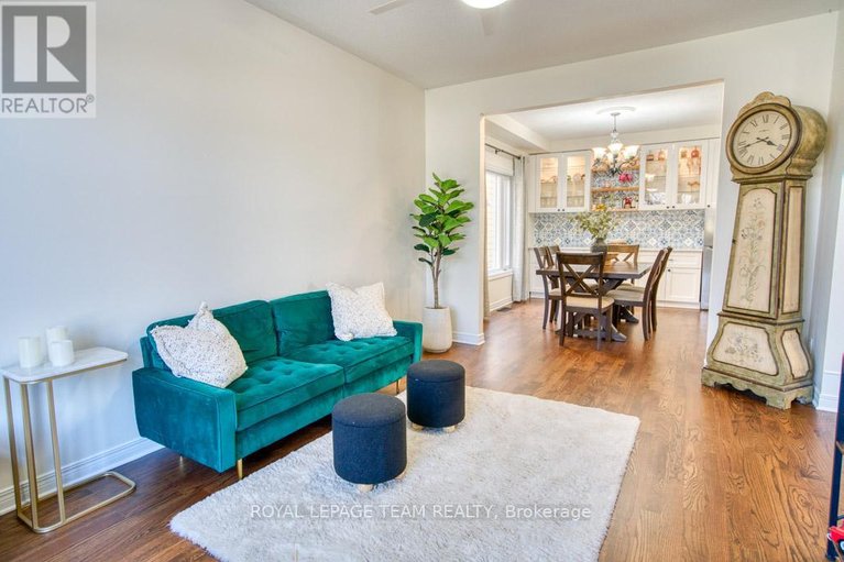 29646083/13-shannondoe-crescent-w/bridlewood/ottawa/ontario/K2M2H1_6