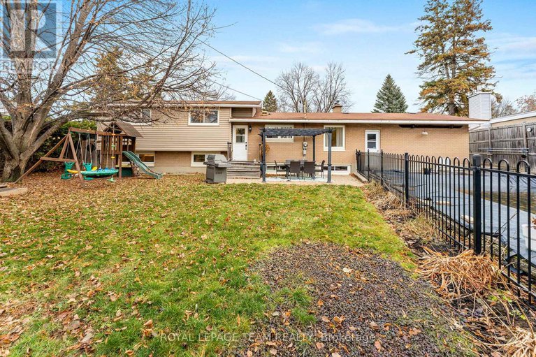 29147557/62-crystal-beach-drive/crystal-beach/ottawa/ontario/K2H5N1_46