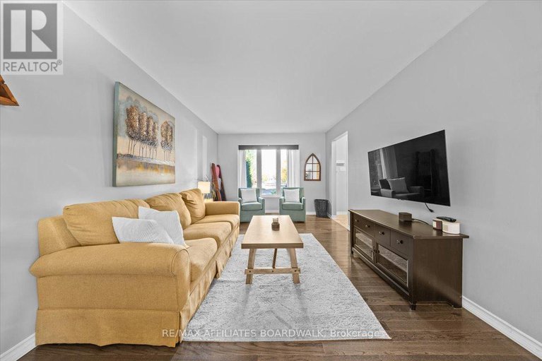 29053070/42-haywood-crescent/katimavik/ottawa/ontario/K2L2J2_8